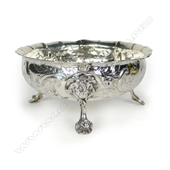 A rare George III Irish Cork provincial silver sugar bowl,
