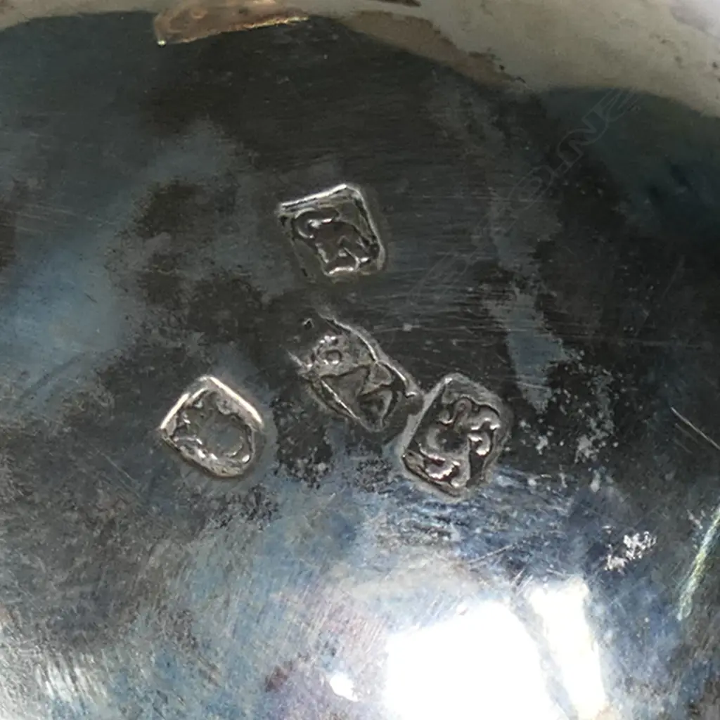 A George III silver creamer, Image 1++