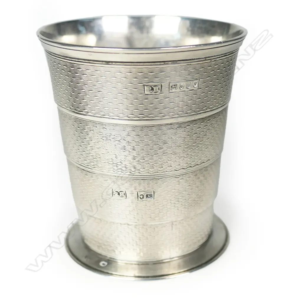 A Victorian silver expandable travelling cup, Image 1++