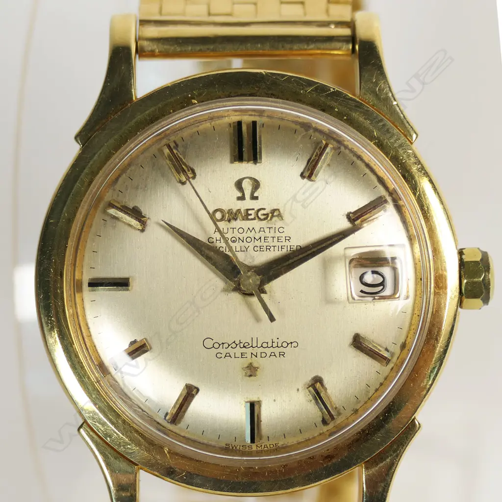 A c.1960s 18ct yellow gold Omega Constellation gent's automatic wrist watch, Image 1++