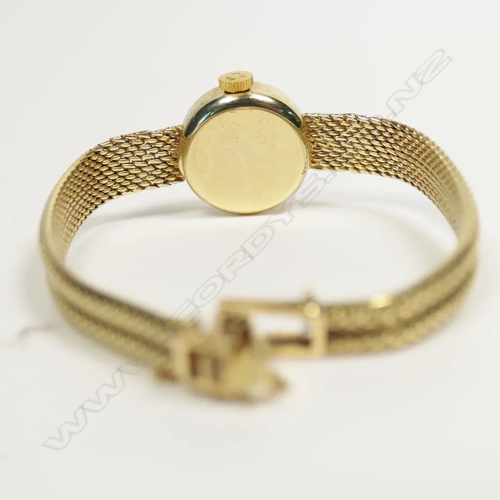 A vintage 14ct yellow gold ladies Omega wristwatch, Image 1++