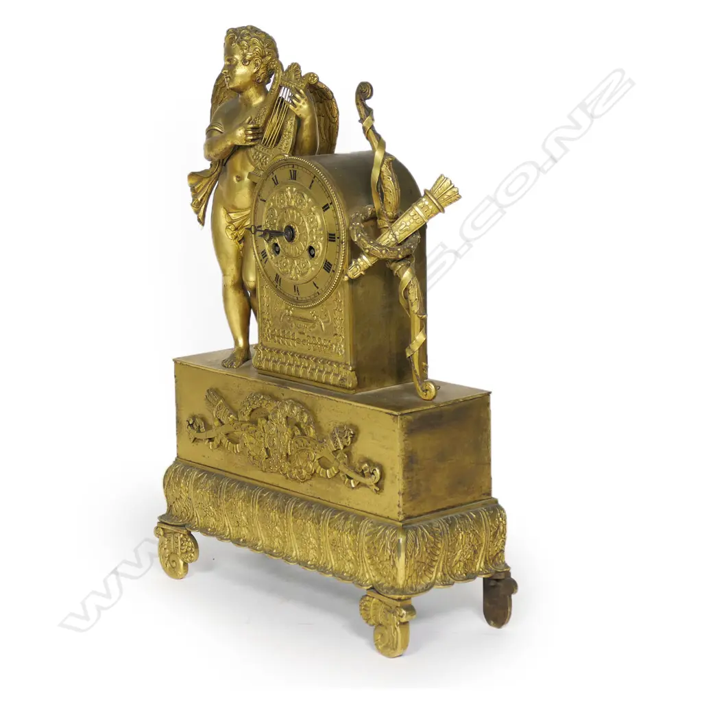 A 19thC French gilt mantel clock, Image 1++