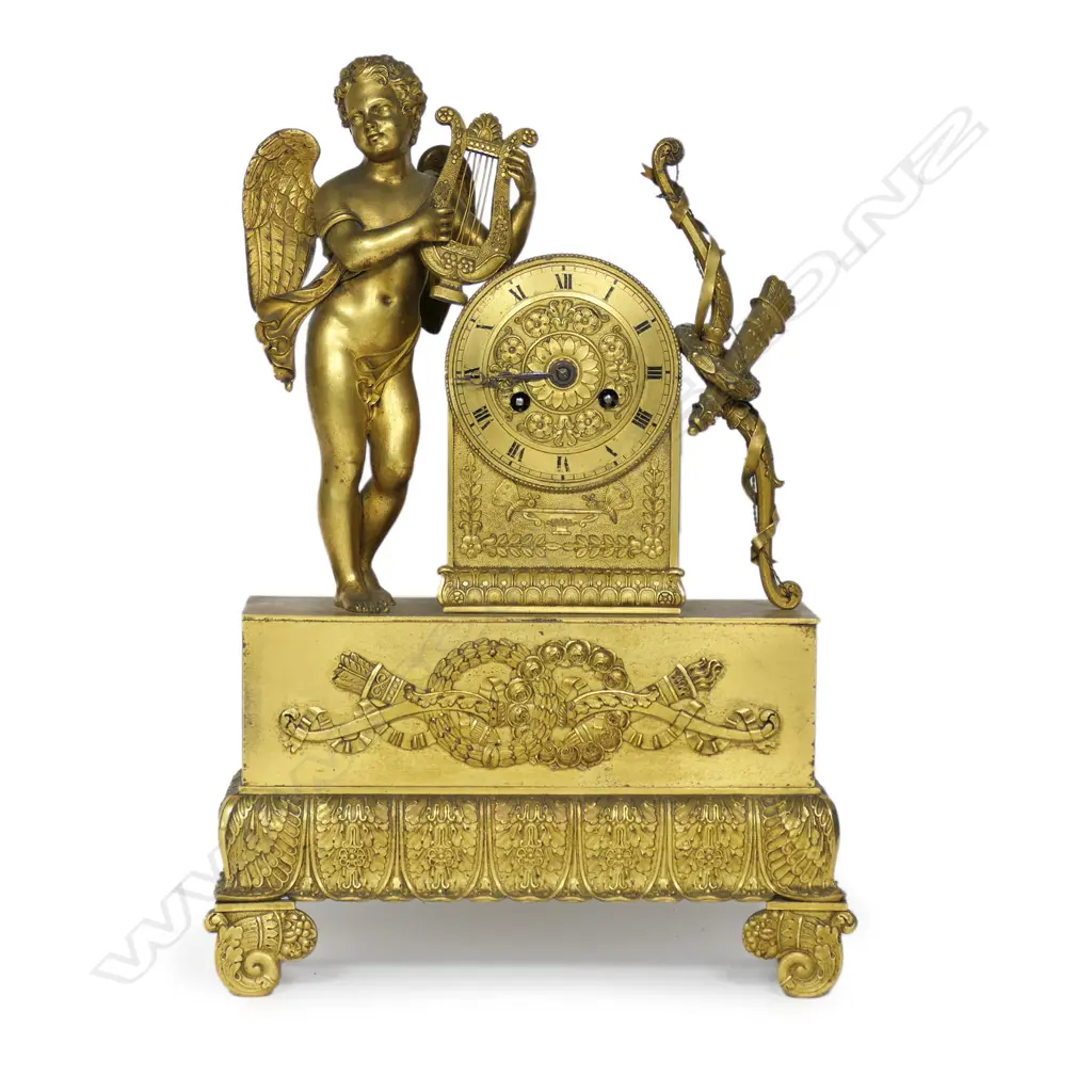 A 19thC French gilt mantel clock, Image 1++