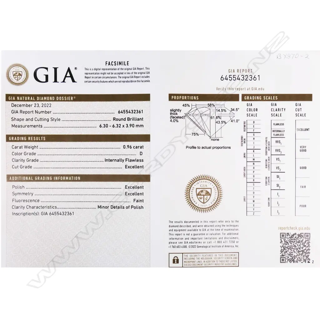 An 18ct white gold and diamond heart pendant, Image 1++