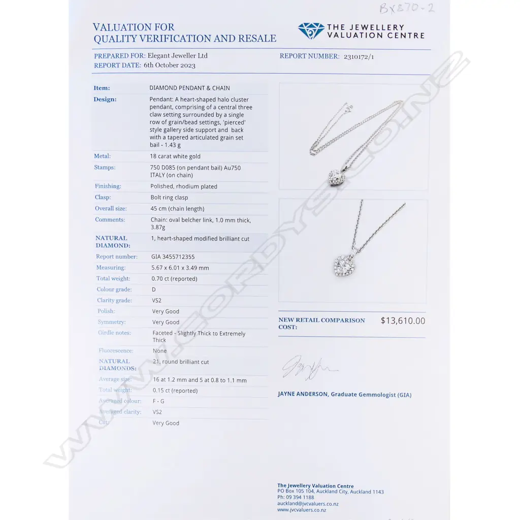 An 18ct white gold and diamond heart pendant, Image 1++