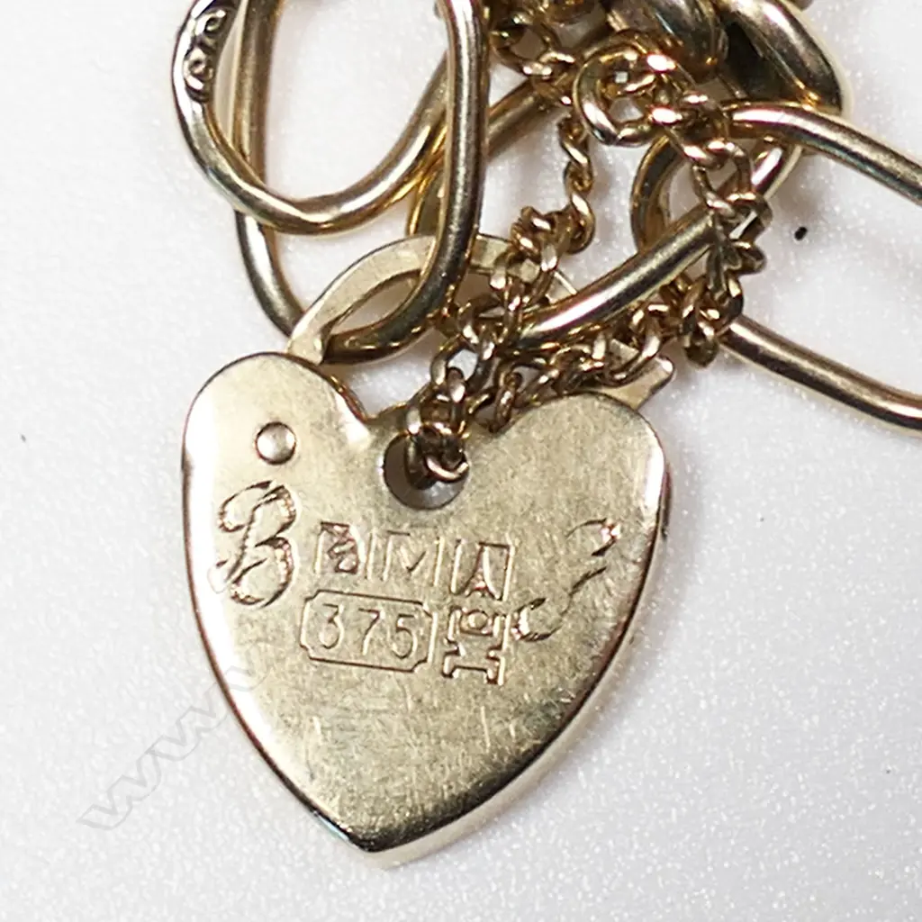 A 9ct yellow gold gate link bracelet, Image 1++