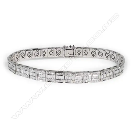 An 18ct white gold and diamond bracelet,