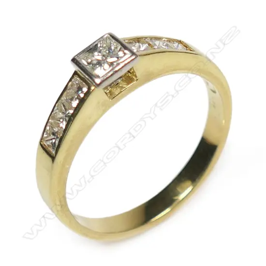 An 18ct gold and diamond ring,
