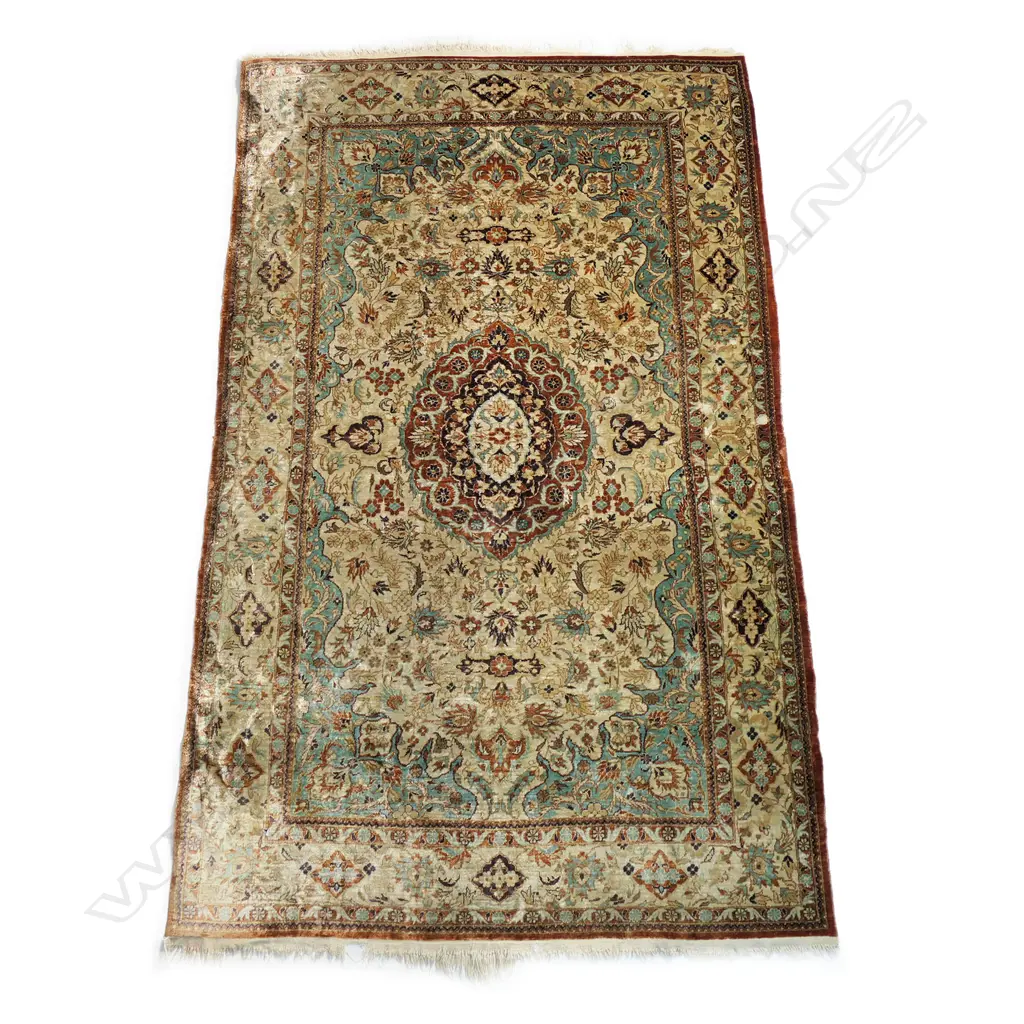 A hand-knotted all silk rug, Image 1++