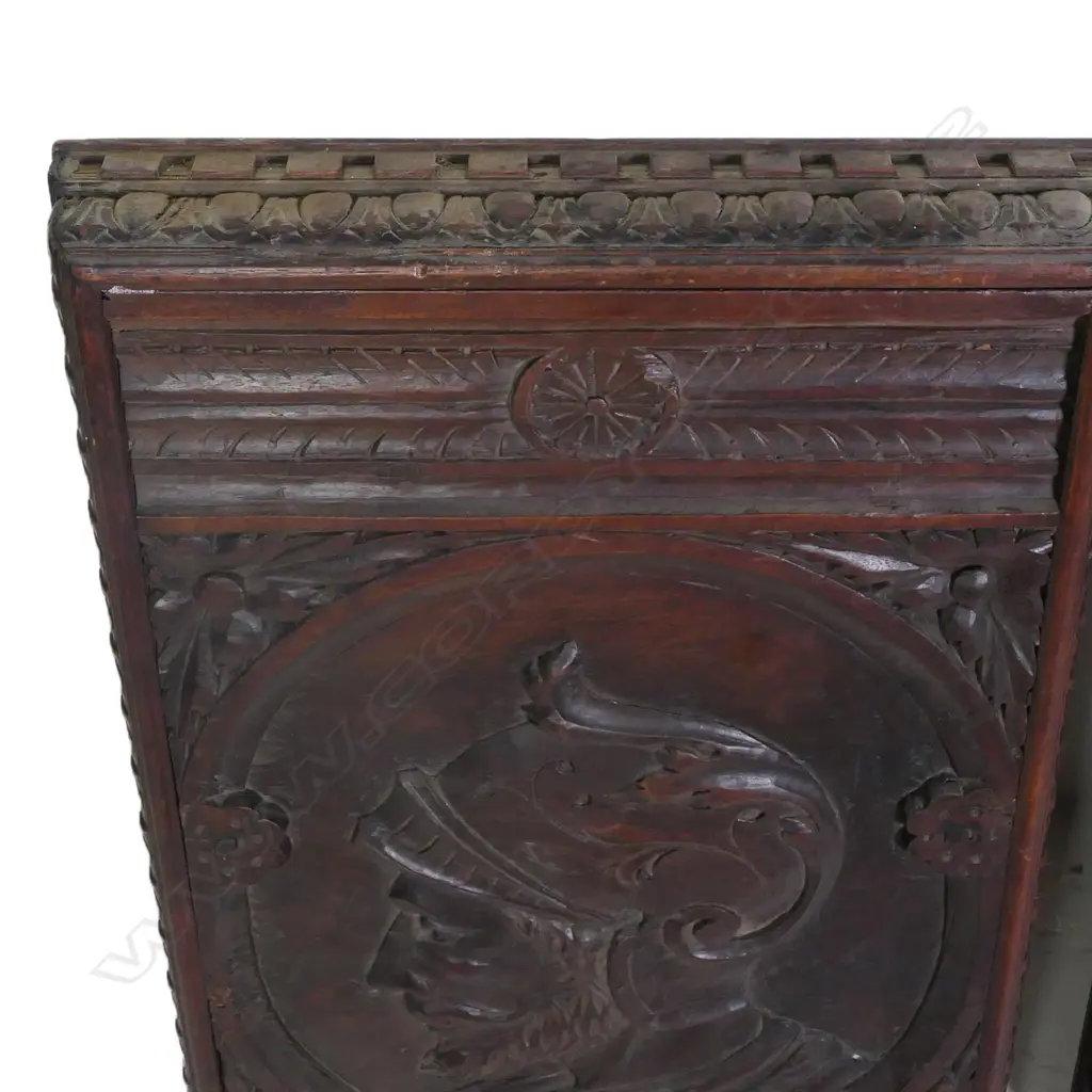 A pair of 19thC or earlier carved oak portrait panels, Image 1++