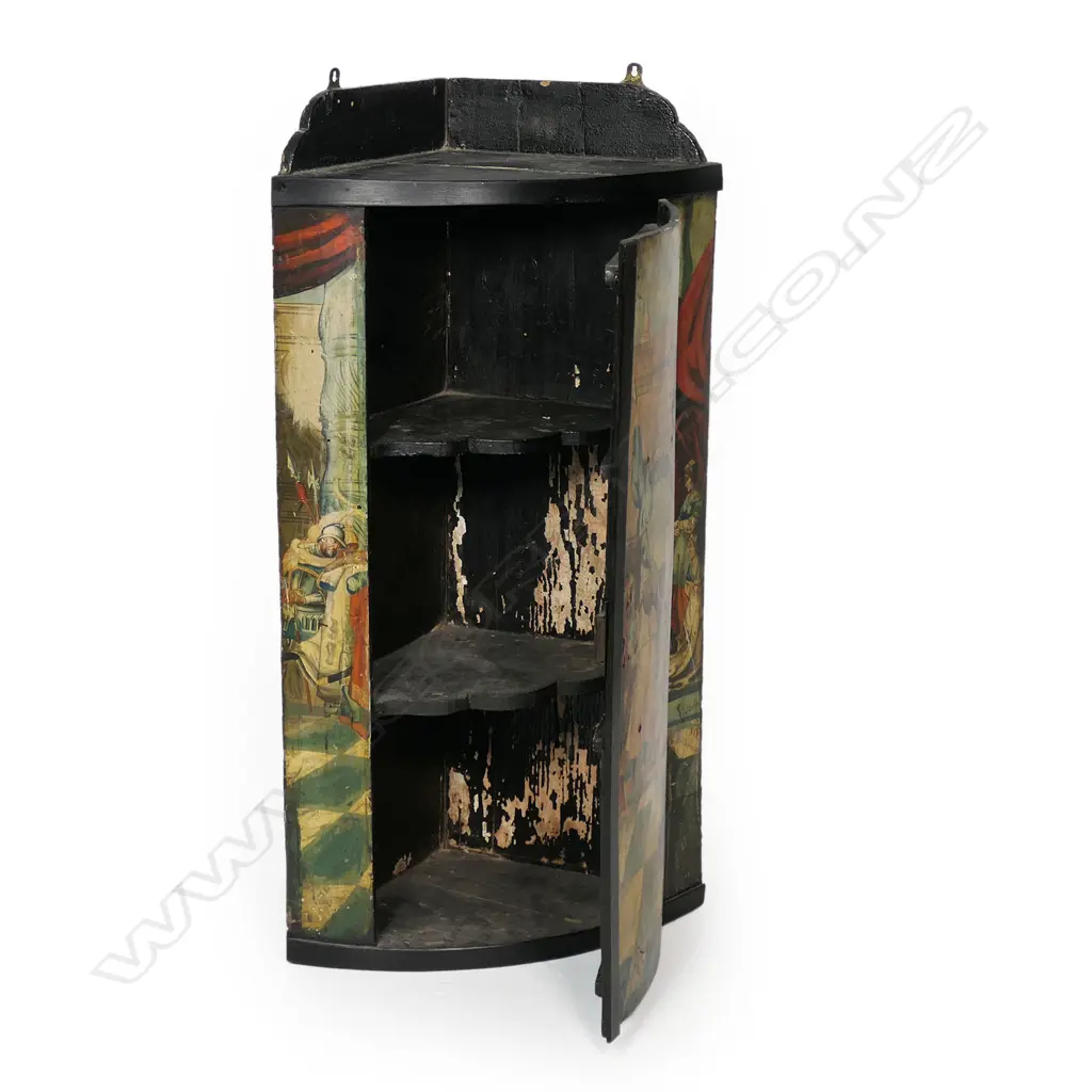 An 18thC Dutch corner cabinet, Image 1++