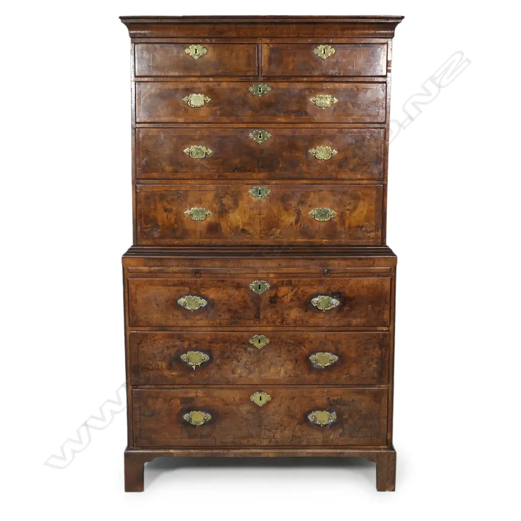 A George III figured walnut chest on chest, Image 1++