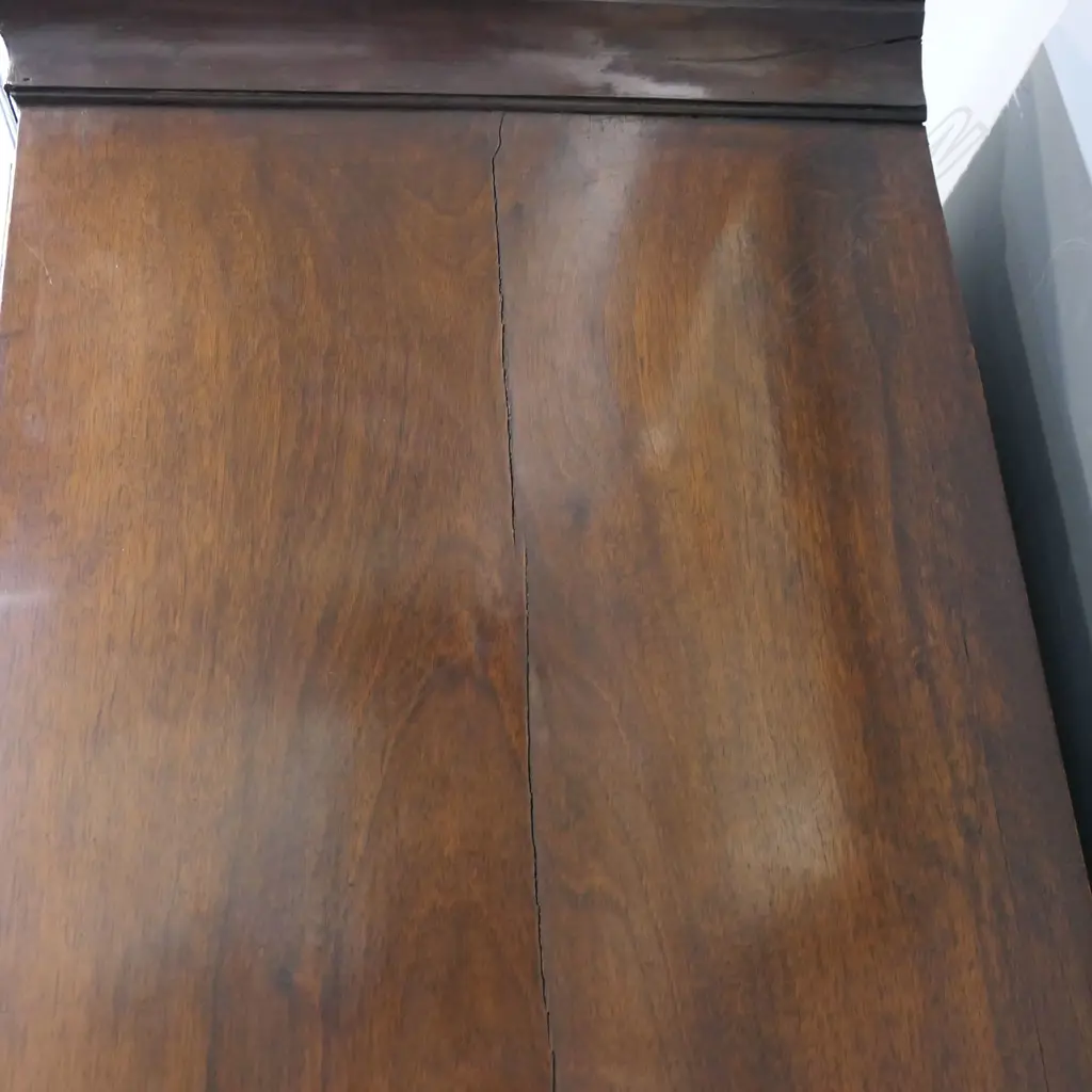 A George III figured walnut chest on chest, Image 1++