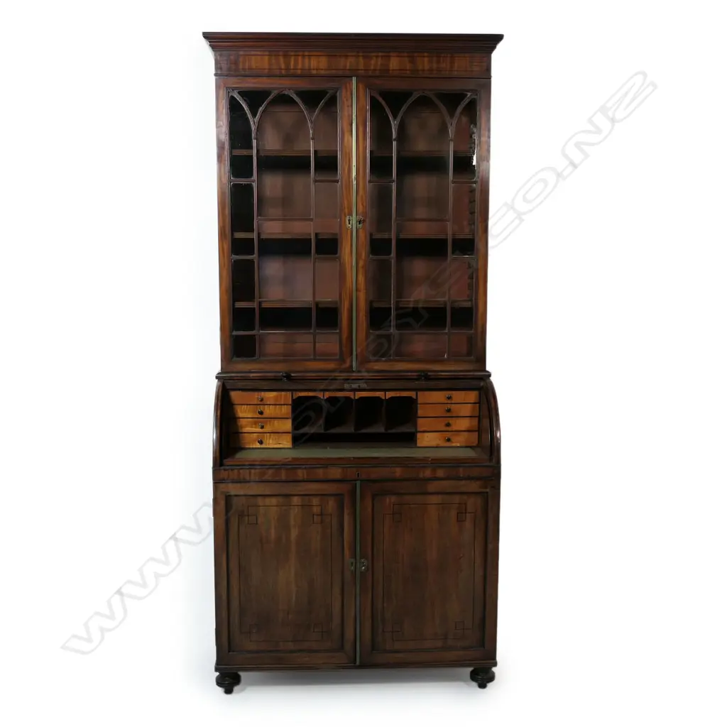 A Georgian mahogany bookcase bureau, Image 1++