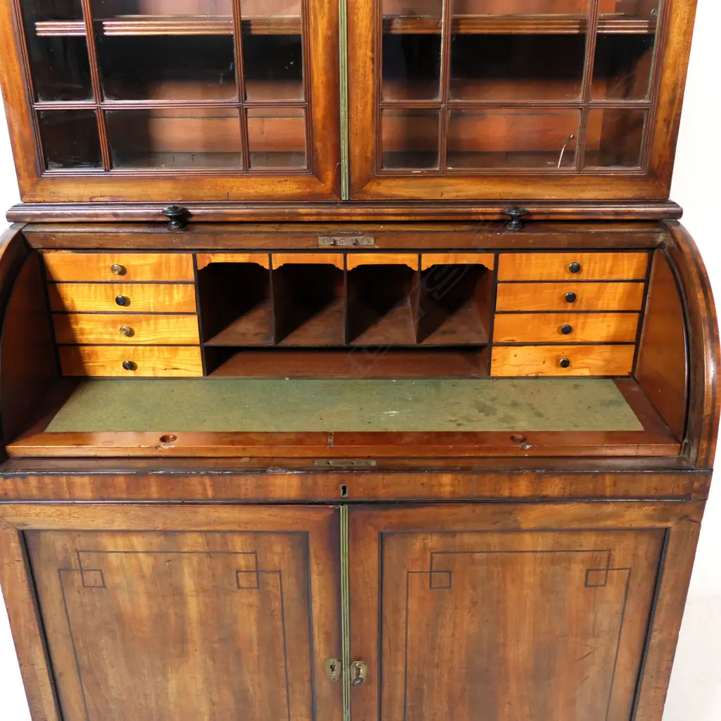 A Georgian mahogany bookcase bureau, Image 1++