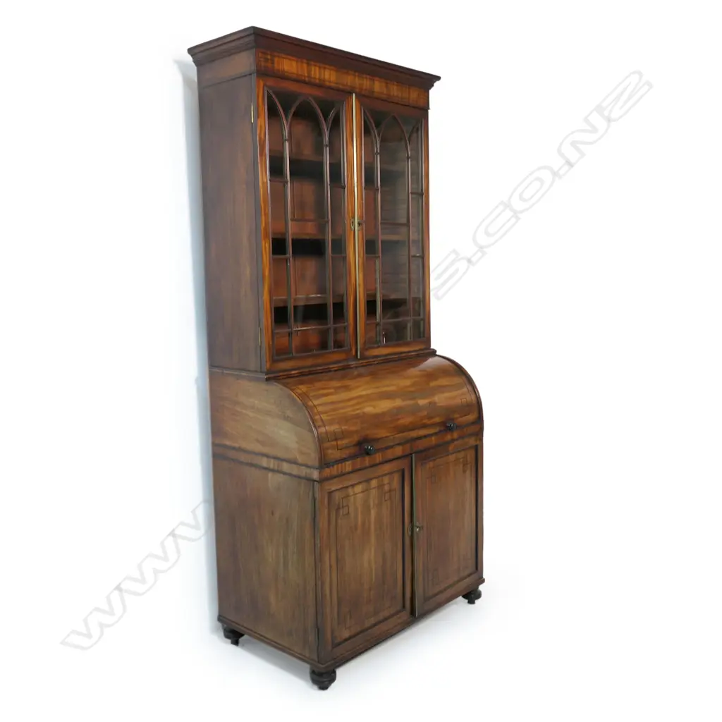 A Georgian mahogany bookcase bureau, Image 1++