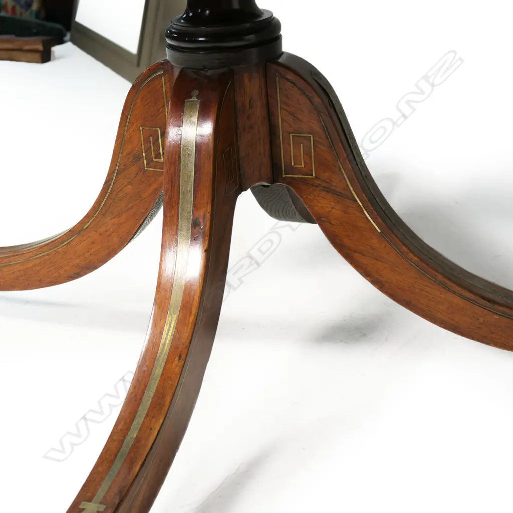 A Regency rosewood supper table, Image 1++