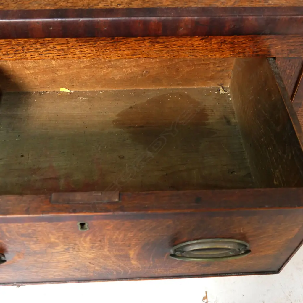 A Georgian oak Welsh dresser, Image 1++