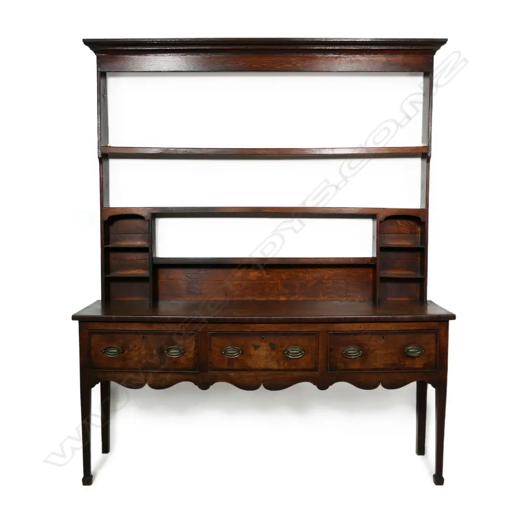 A Georgian oak Welsh dresser, Image 1++