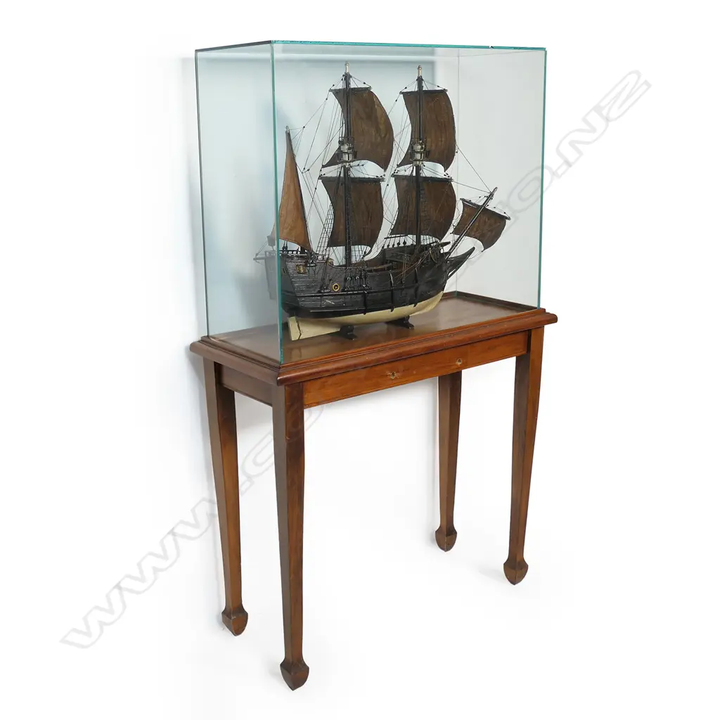 A vintage model of a Spanish Galleon, Image 1++