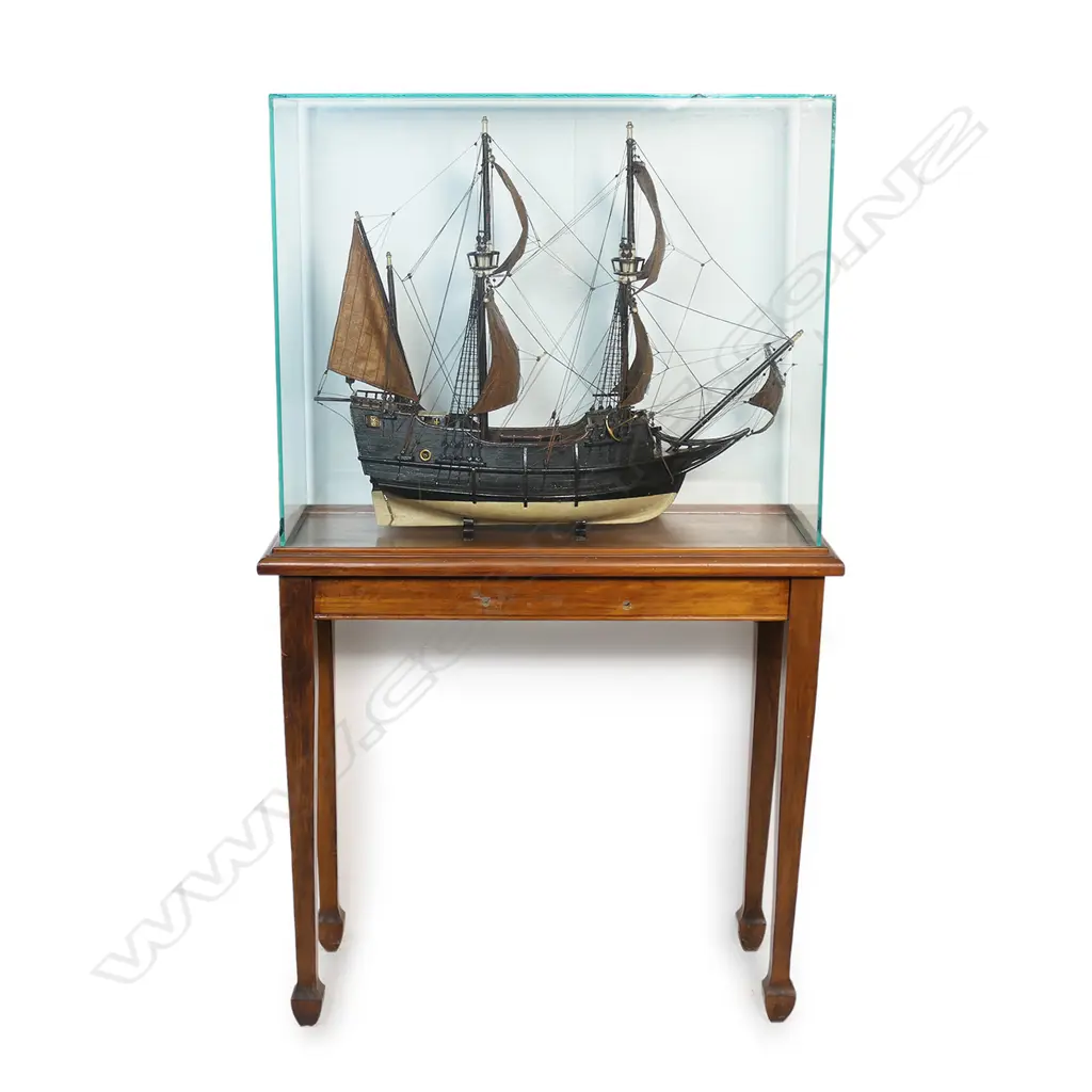 A vintage model of a Spanish Galleon, Image 1++