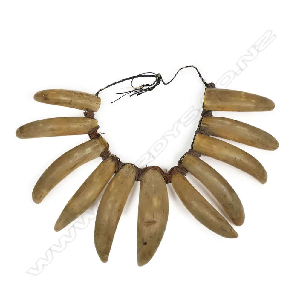 A good 19thC Fijian Vuasagale whale tooth necklace, Image 1++