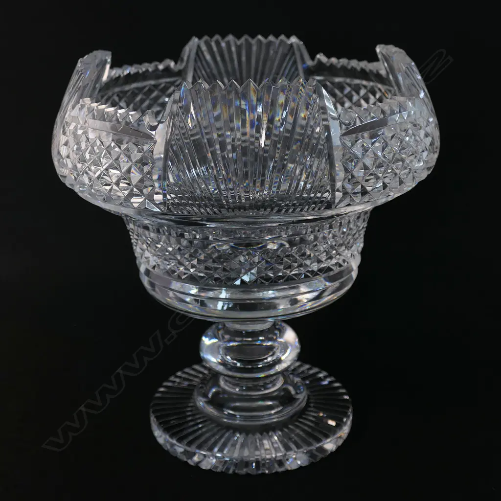 A Waterford crystal Guinness centrepiece bowl, Image 1++