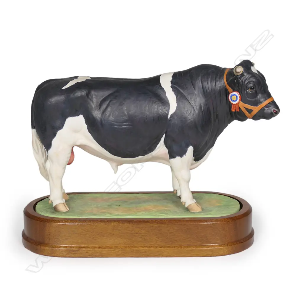 A Royal Worcester figure of a British Friesian Bull, Image 1++