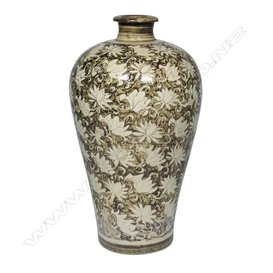 A North China pottery cizhou decorated vase,