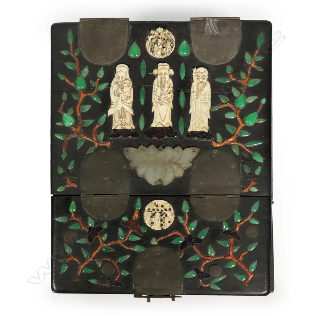 A vintage Chinese dressing box, Image 1++