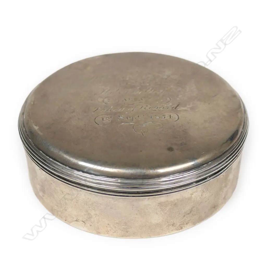 A George III silver presentation box, Image 1++