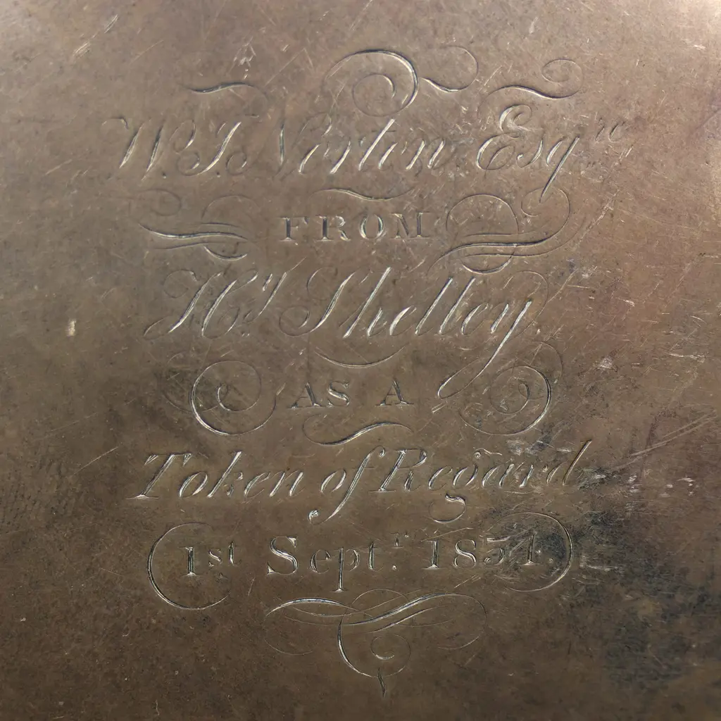 A George III silver presentation box, Image 1++