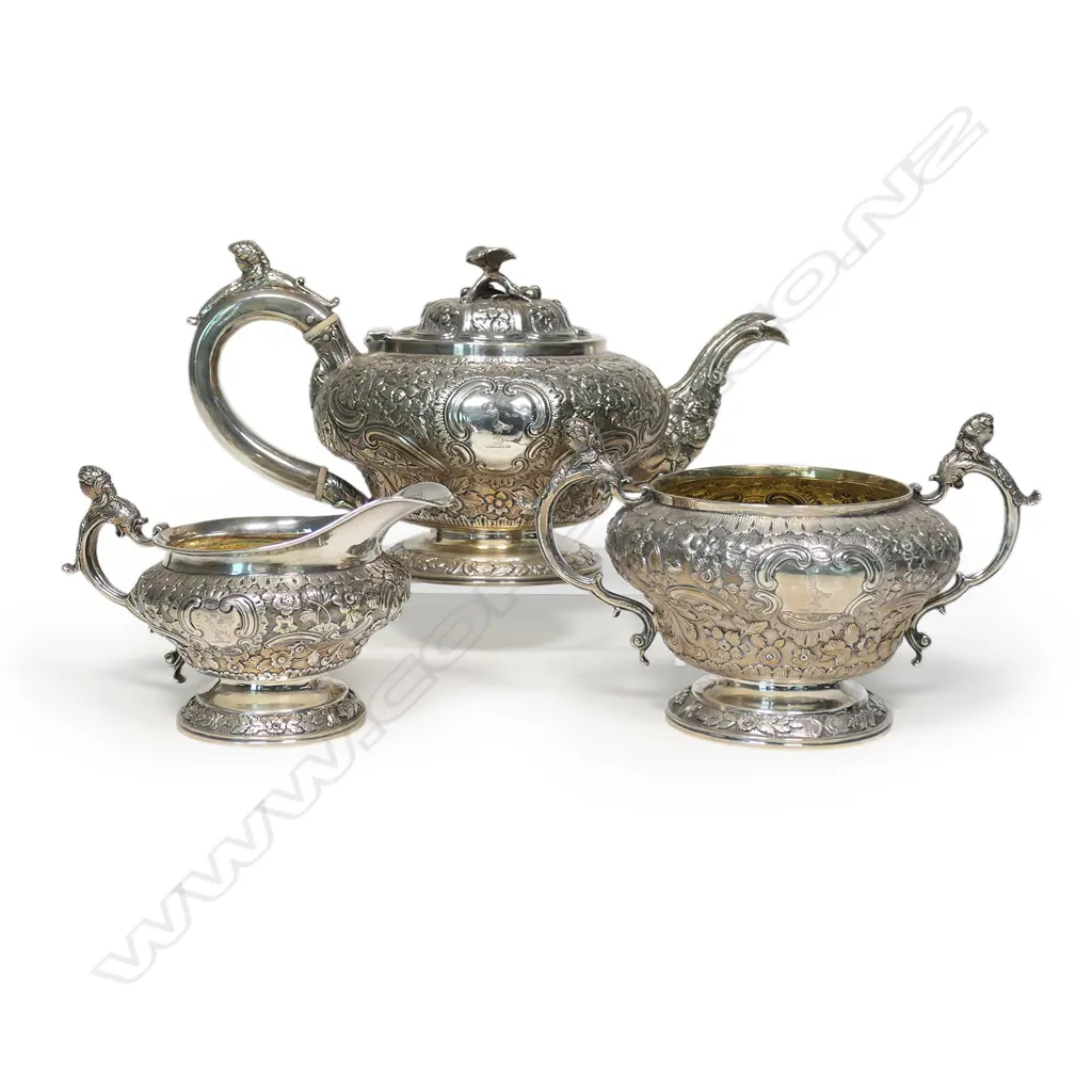 A George III and George IV silver three-piece tea set, Image 1++