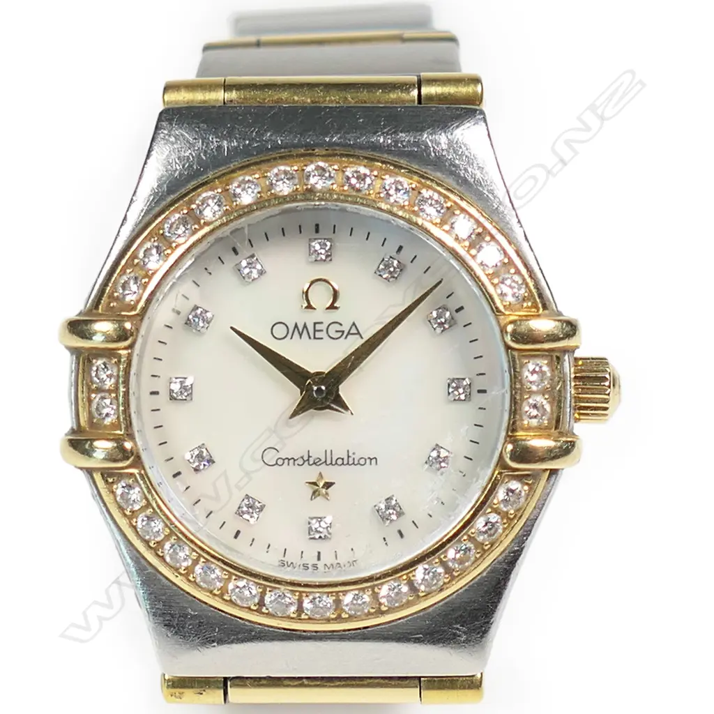 An 18ct gold and stainless ladies Omega Constellation wristwatch, Image 1++