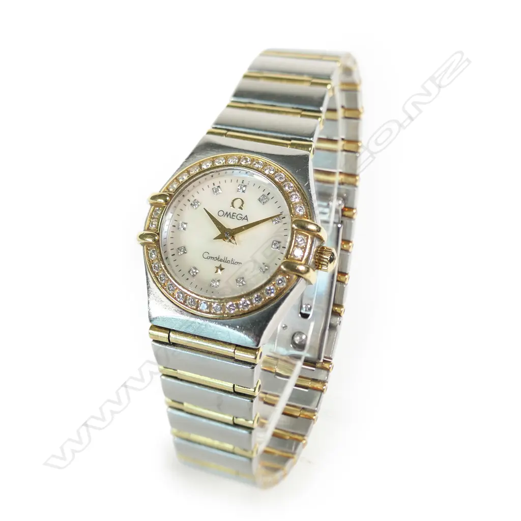 An 18ct gold and stainless ladies Omega Constellation wristwatch, Image 1++