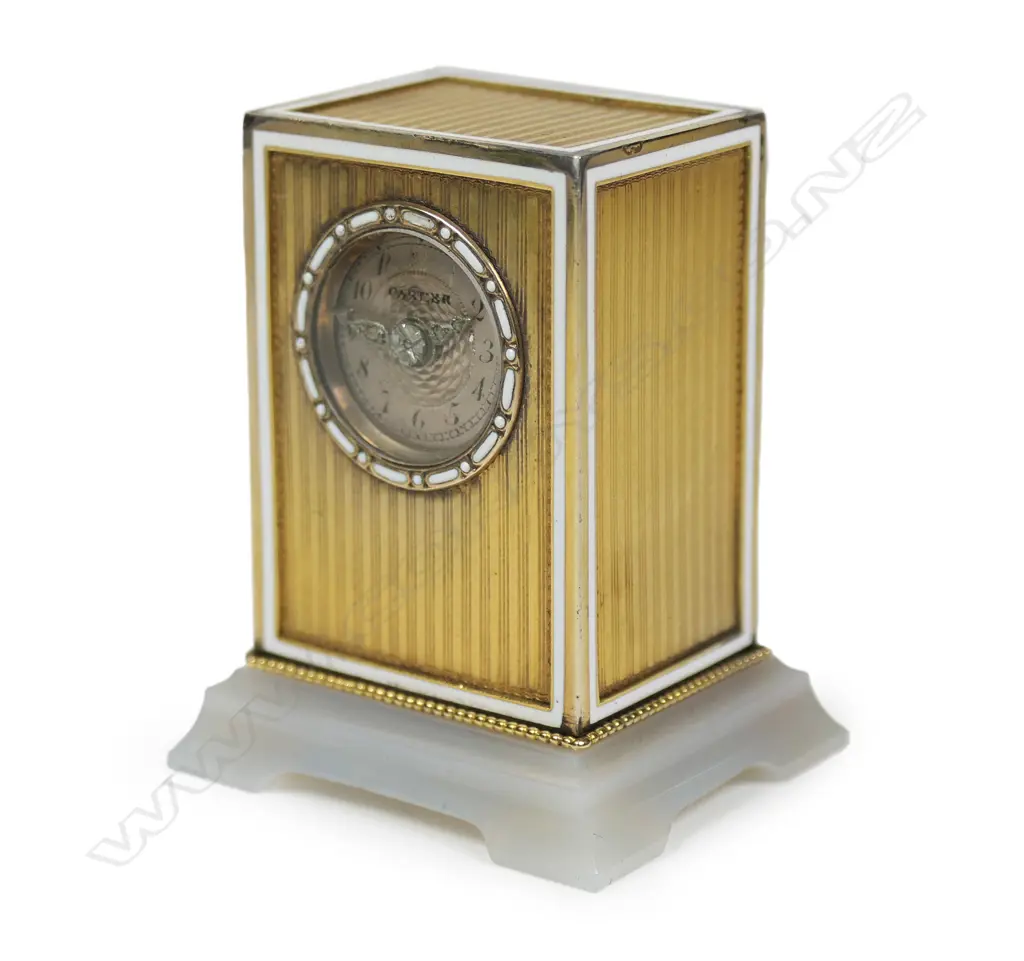 An exquisite Cartier miniature desk clock, Image 1++