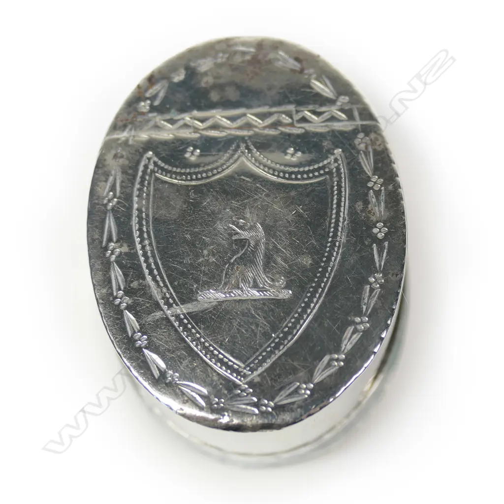 A George III silver nutmeg grater, Image 1++