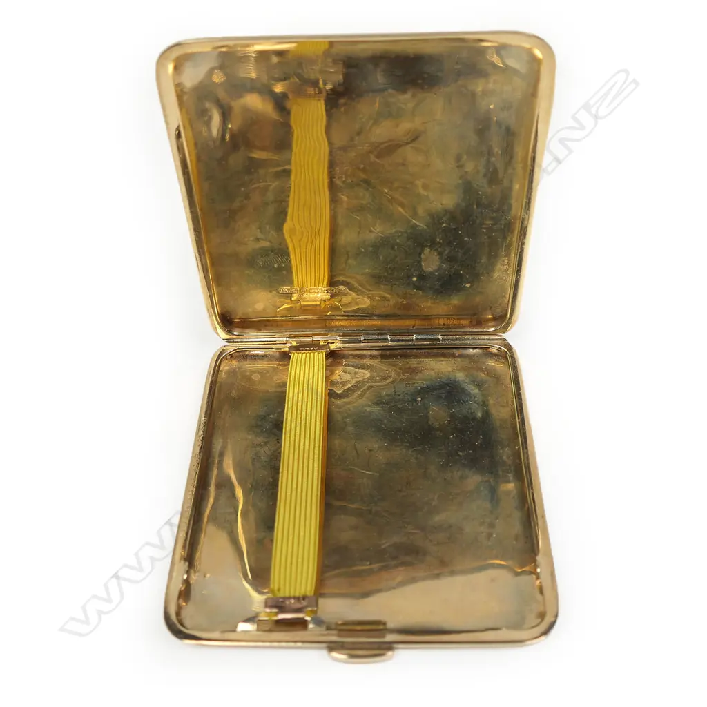 A 1920's 9ct yellow gold cigarette case, Image 1++