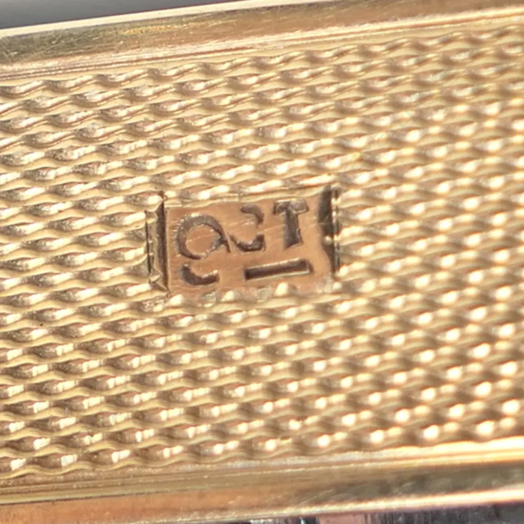 A 9ct yellow gold diaper engraved covered pocket knife, Image 1++