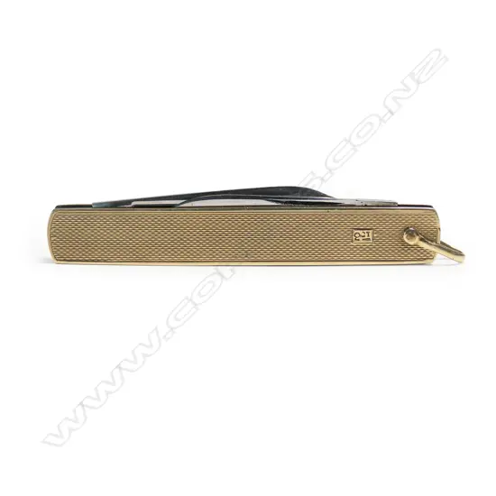 A 9ct yellow gold diaper engraved covered pocket knife,