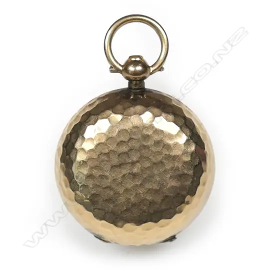 A 9ct yellow gold sovereign case,