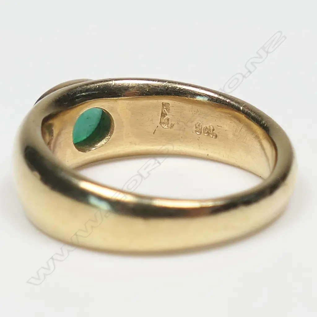 A Jens Hansen 9ct gold and emerald ring, Image 1++