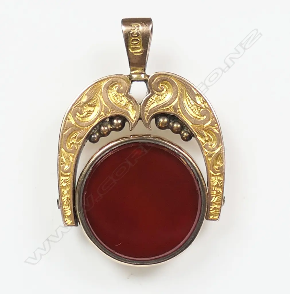 A Victorian 10ct yellow gold fob spinner, Image 1++