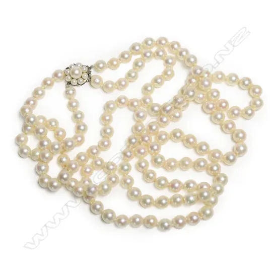 A cultured pearl necklace,