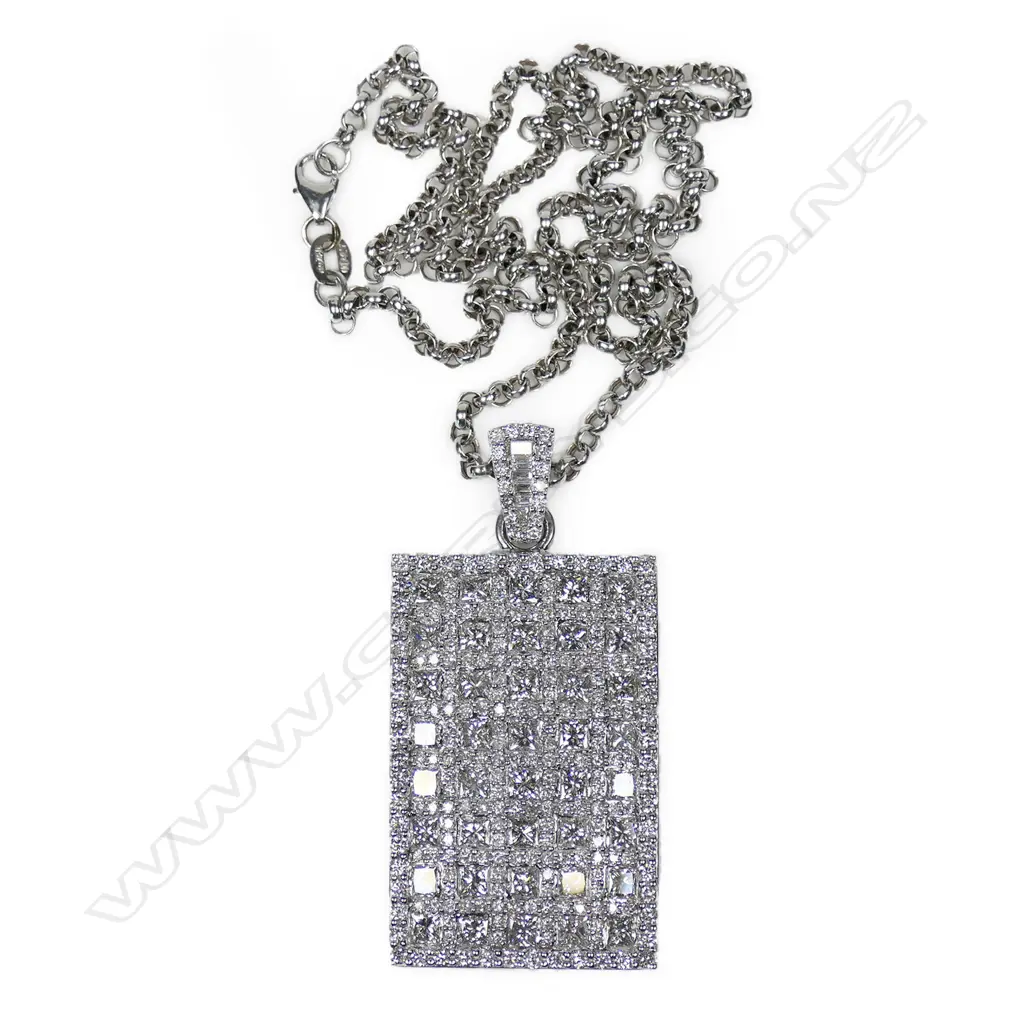 An 18ct white gold and diamond large rectangular pendant, Image 1++