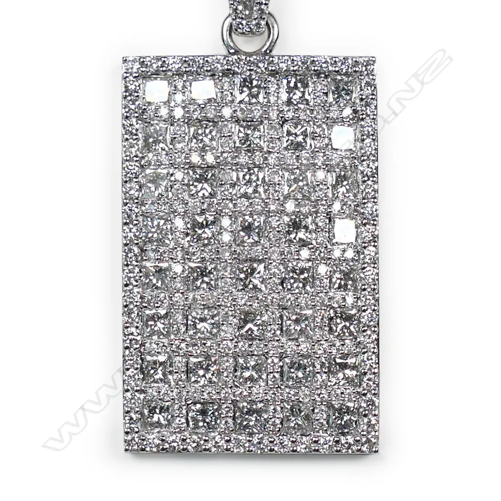 An 18ct white gold and diamond large rectangular pendant, Image 1++