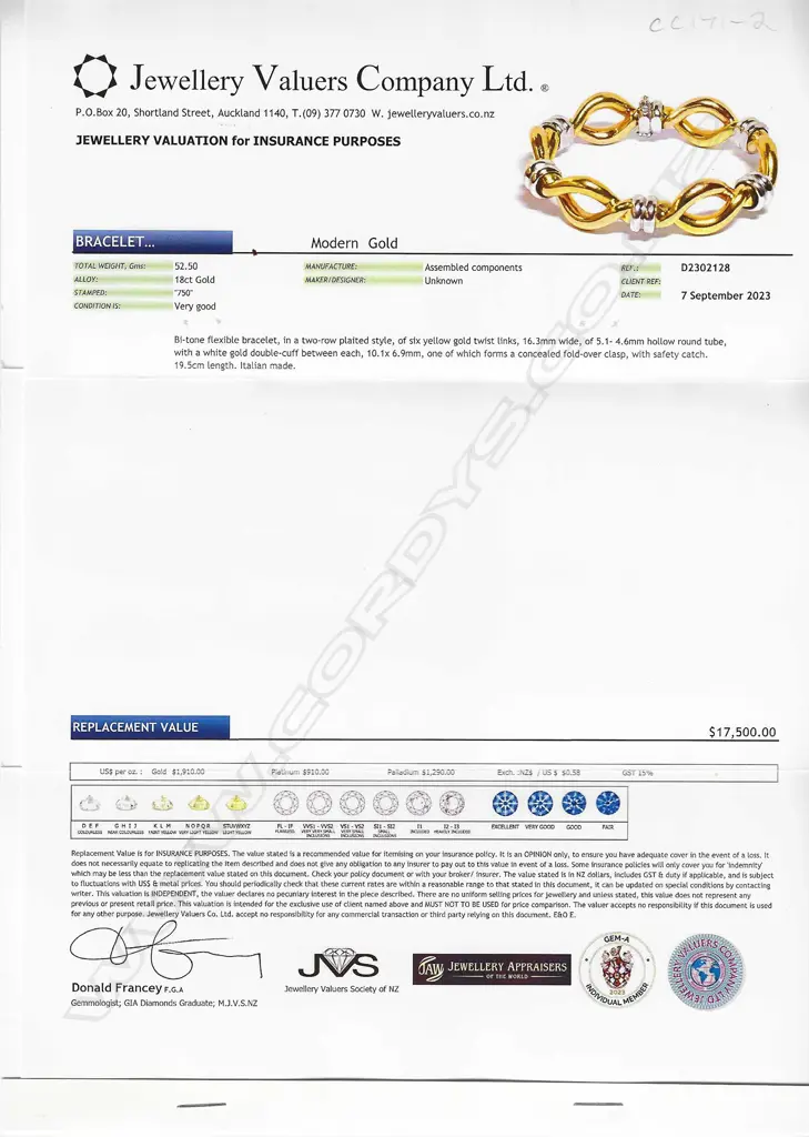 An 18ct white and yellow gold bangle, Image 1++
