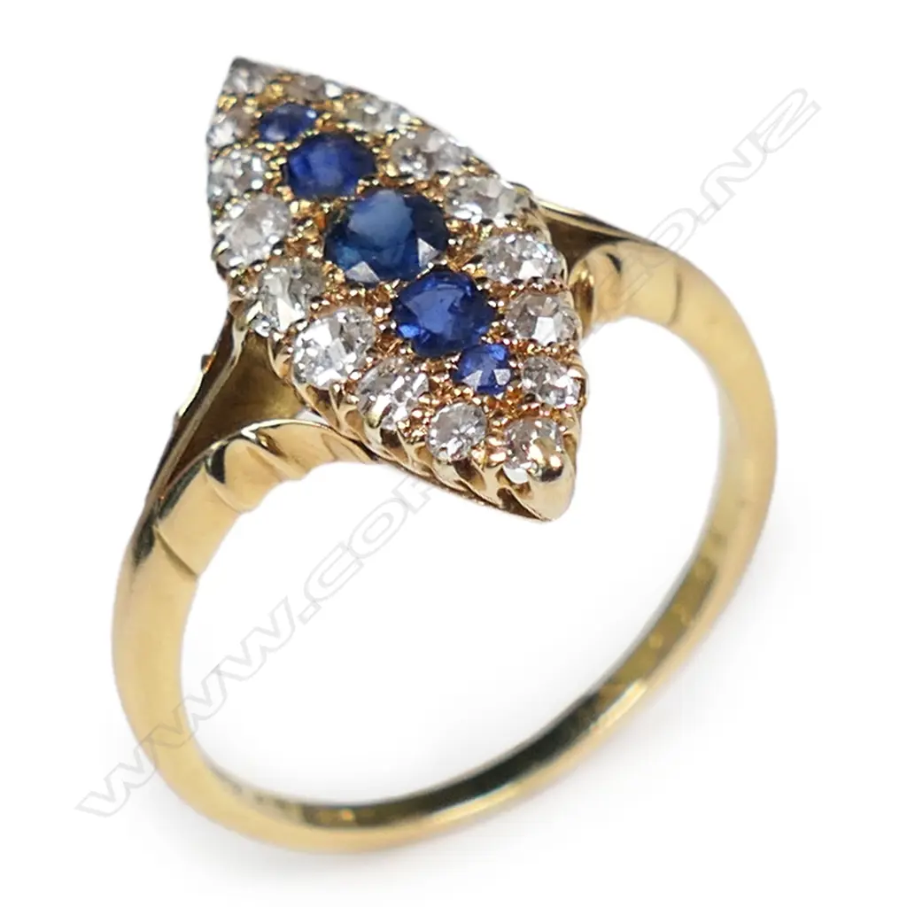 An estate 18ct gold diamond and sapphire ring, Image 1++