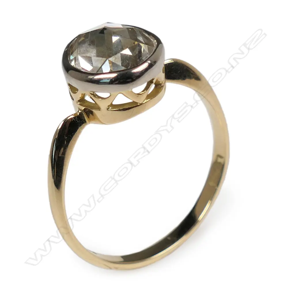An estate 18ct gold and diamond solitaire ring, Image 1++