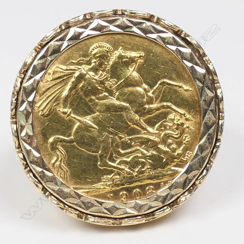 A 1908 gold full sovereign set 9ct gold ring, Image 1++
